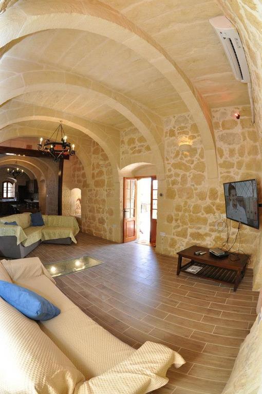 Mikiel U Rosa Holiday Farmhouse With Large Private Pool Zebbug  外观 照片