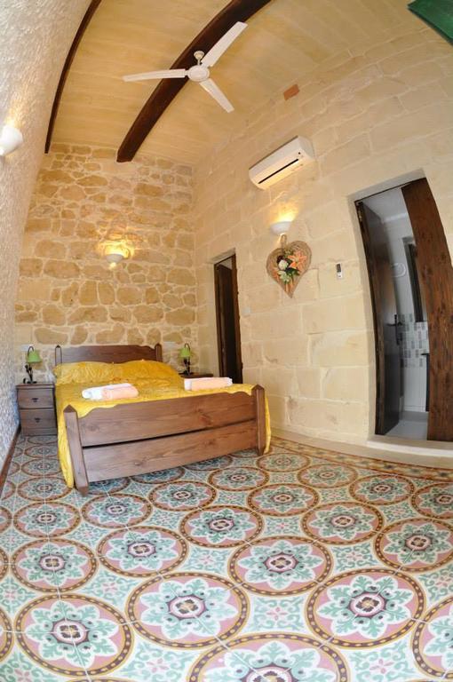 Mikiel U Rosa Holiday Farmhouse With Large Private Pool Zebbug  外观 照片